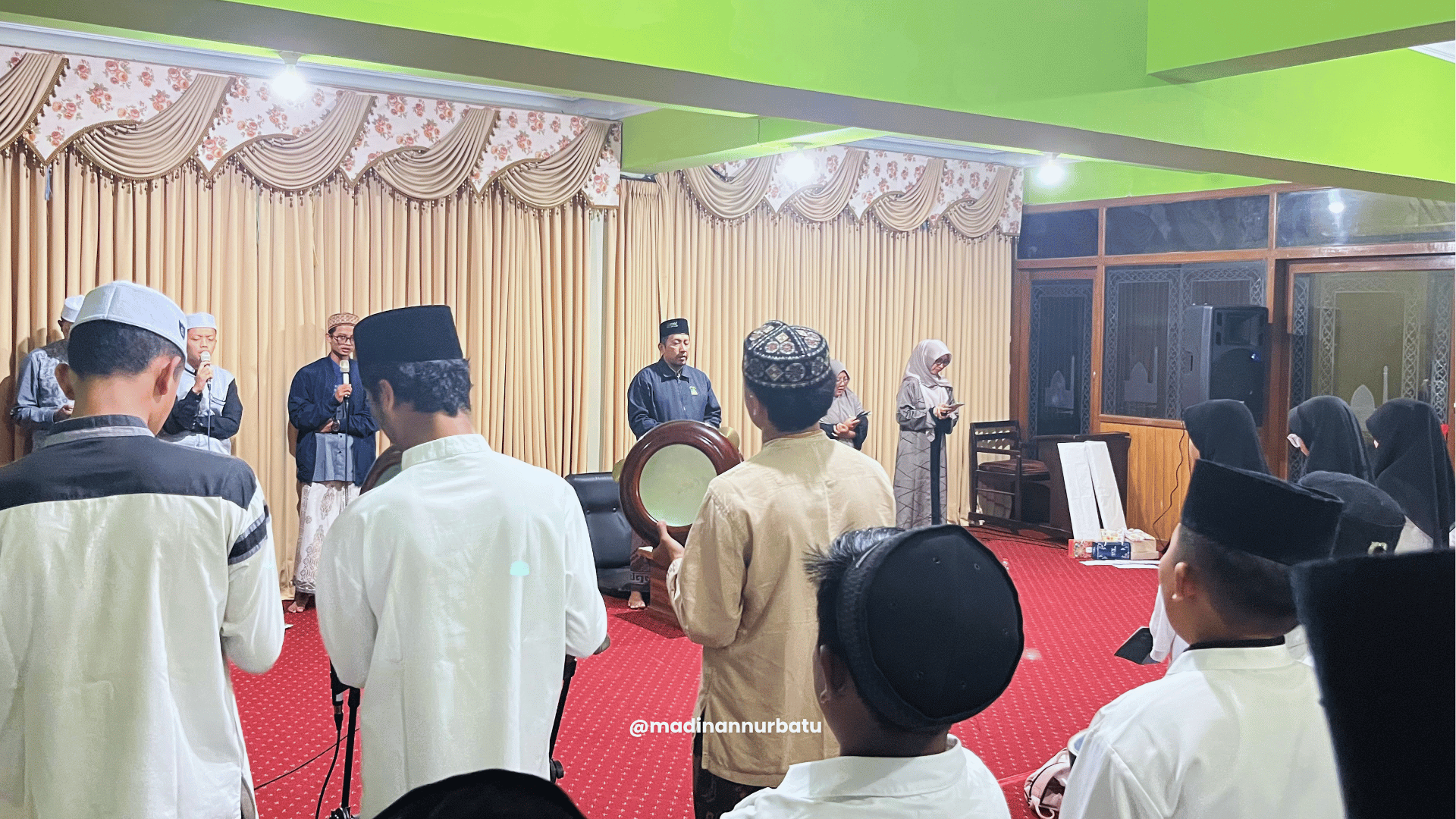 Peringatan Maulid Nabi di Madrasah Diniyah Masjid Agung An-Nur Kota Batu Berlangsung Khidmat
